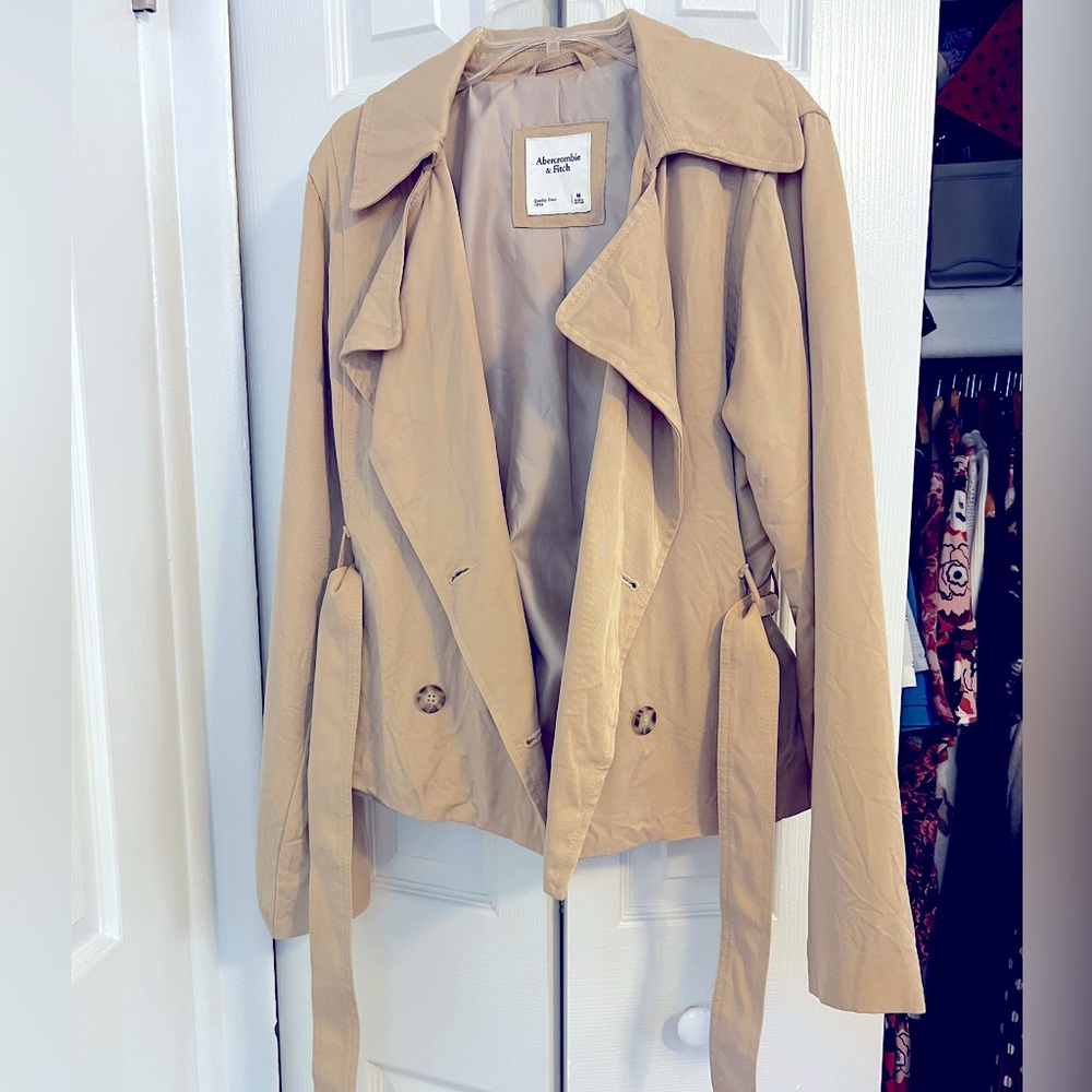 Abercrombie & Fitch Cropped Trench Coat